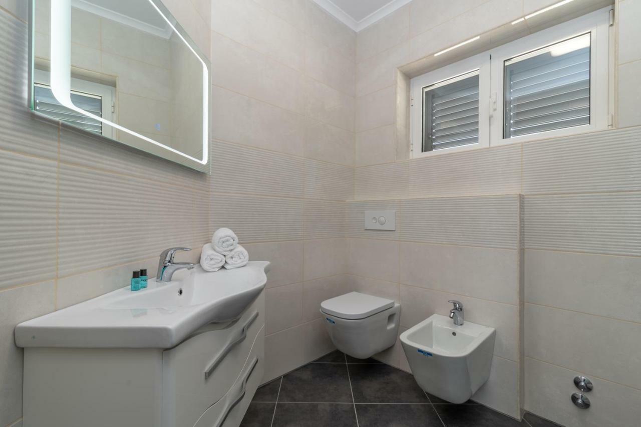 Villa Confido Luxury Apartment 01 Donji Seget Exterior photo