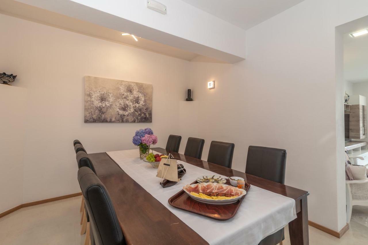 Villa Confido Luxury Apartment 01 Donji Seget Exterior photo