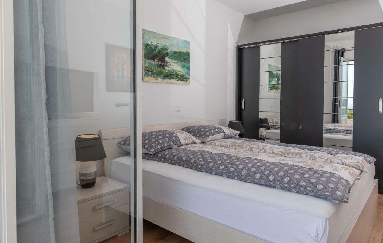 Villa Confido Luxury Apartment 01 Donji Seget Exterior photo