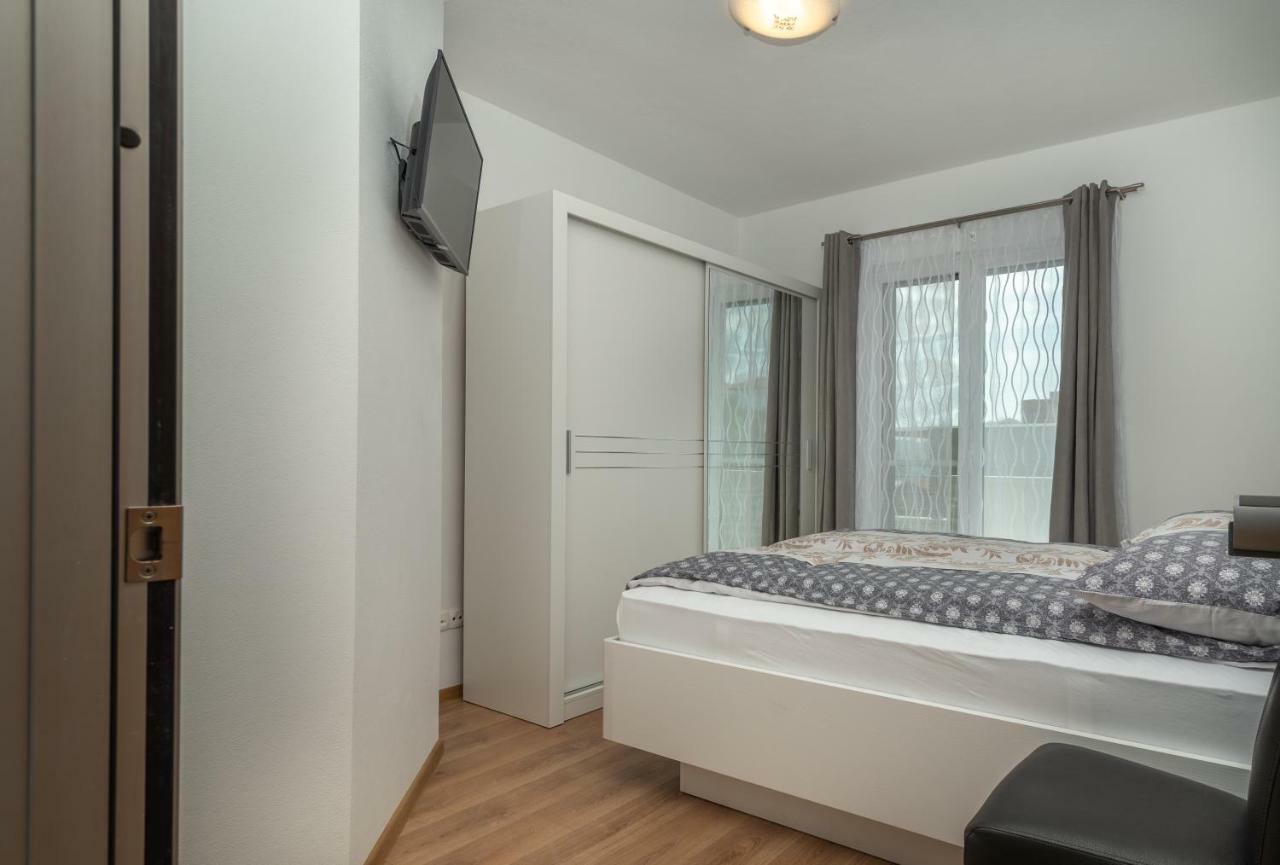 Villa Confido Luxury Apartment 01 Donji Seget Exterior photo